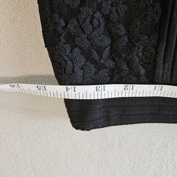 Plaid With Lace-Detail Midi Skirt.‎ - Picture 11 of 11